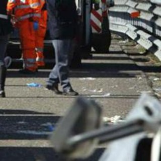 Incidente Roma, auto si ribalta a Velletri: muore un ragazzo