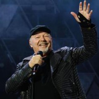 Vasco Rossi, stasera 28 dicembre il docufilm su Canale 5