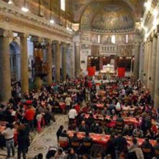 Natale, 400 persone in basilica di Santa Maria in Trastevere per pranzo di Sant'Egidio