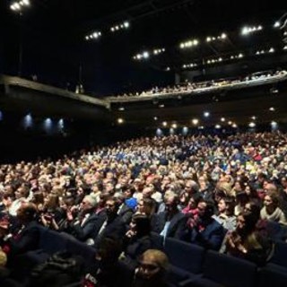 Solidarietà e spettacolo, a Milano 1.500 manager a teatro a sostegno associazioni umanitarie