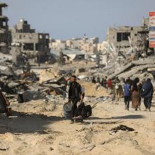 Gaza, media: &quot;Raid Israele su Khan Younis, 30 morti e 100 feriti&quot;