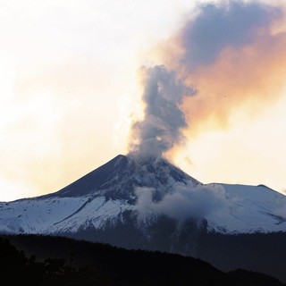 Eruzione dell’Etna, parziale ripristino dei voli in arrivo a Catania